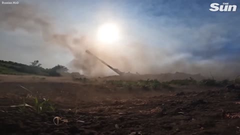 Russian howitzers 'blow up camouflaged Ukrainian targets | Russian Tankers firing shells on Ukraine