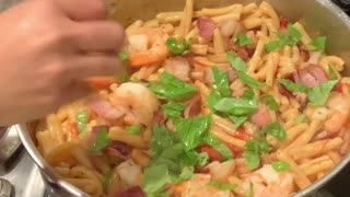 Pasta with shrimp and bacon