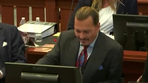 Johnny Depp Cracks up, cant stop laughing in Court During Witness testimony at Defamation Trial 😂🤣