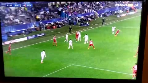 Asensio just scored this ridiculous goal in the Super Cup!