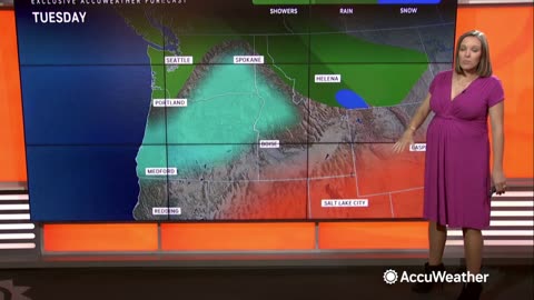 HOT pregnant meteorologist Melissa's weather forecast (10/15/23)