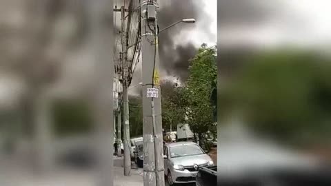 Al menos dos muertos y 12 heridos al caer pequeño avión en calle de Sao Paulo