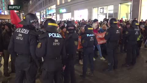 LIVE: Leipzig / Deutschland - Corona-Skeptiker protestieren gegen COVID-19-Massnahmen - 06.11.2021