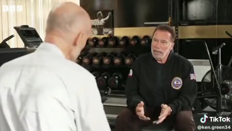 Arnold Schwarzenegger Thinks He'd Make A Great President 🤣