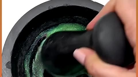 Satisfying Slime Crushing with Glitters: Watch the Mesmerizing Art of Relaxation