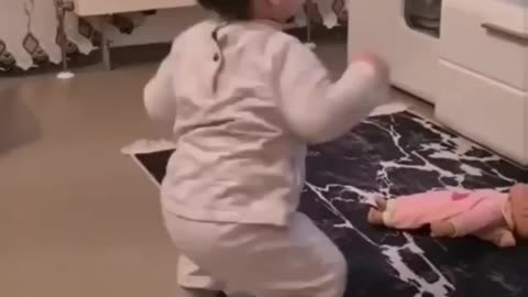 Funny funny dancing - cute baby has some cool moves