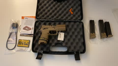 UNBOXING - SIG SAUER M18