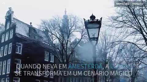 A mágica atmosfera da neve em Amesterdã