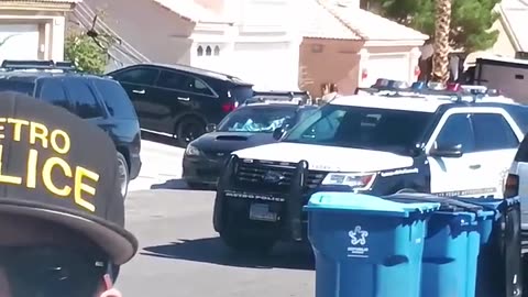 Las Vegas Metro Police Officer Interferes with Man Recording