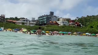 Curtindo uma tarde na praia de Quatro Ilhas, Bombinhas - SC | Som Ambiente