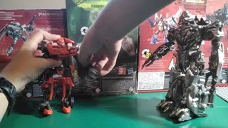 Cliffjumper gets rescued from Megatron