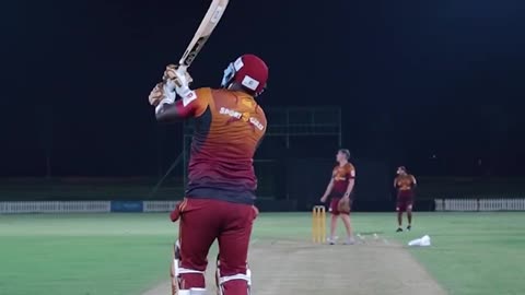 Chris Gayle hitting 8 sixers back to back