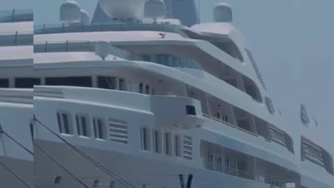 Elegant Cruise Yacht Rental Dubai