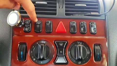 Car Maintenance and Auto Maintenance-Auto Interior Function Button Car Repair