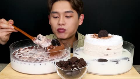 우유에 퐁당빠진 초코케이크 생크림케이크 (ft.오레오)먹방___ Milk With Choco Cake Whipped Cream Cake MuKBang___