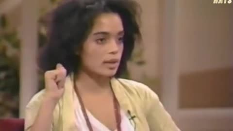 Lisa Bonet warning us of the dangerous effects of inoculating children.