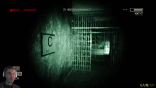 Outlast- Run, Run, RUN!!