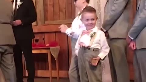 Kids add some comedy to a wedding! - Ring Bearer Fails