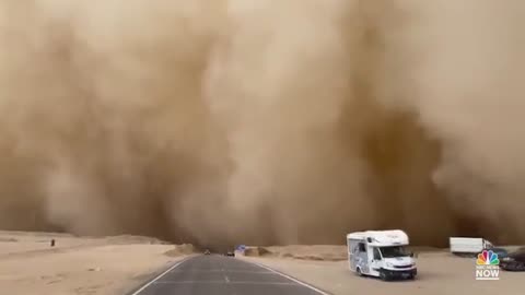Giant Sandstorm Sweeps Across Northwestern ChinaGiant Sandstorm Sweeps Across Northwestern China