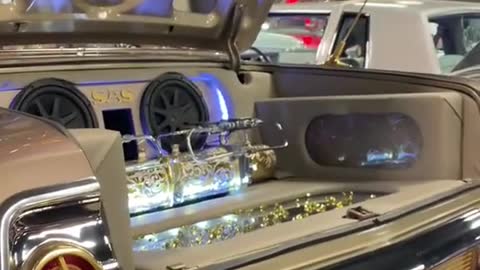 Luxurious automobile appearance display hub