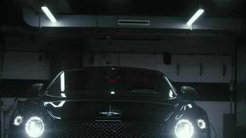 Watch the beauty of the Bentley car