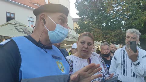 Diana Iovanovici-Șoșoacă la Sibiu, la protestul împotriva statuii lui Brukenthal