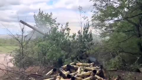 Russian artillery says hello to Khokhols in southern direction