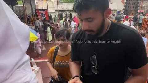 भगवन शिव काल भैरव को Branded Alcohol चढ़ाई जाती है यहाँ पर