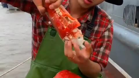 The biggest mukbang crab #seafood #mukbang #asmr #viral #trending #crab