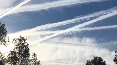 Insane number of chemtrails