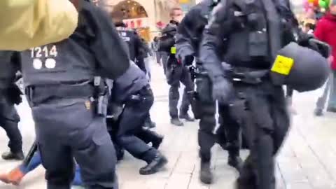 German police using extreme violence against freedom protesters