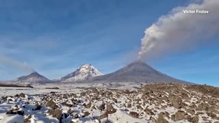 Timelapse of Russia's largest volcano erupting