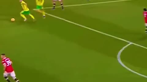 Amazing football skills 😱😱😱