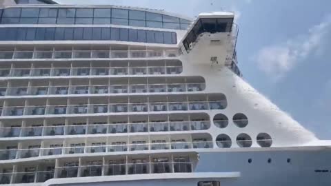 Best Cruise Ships - Luxurious Cruise Ship