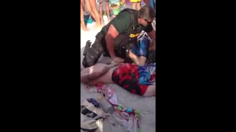 St Pete Beach Brawl - cop handles douchebags like a Boss!