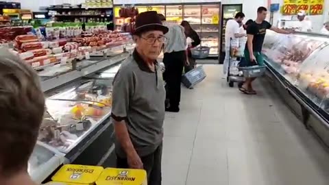 FAMÍLIA CUBANA VISITANDO PELA PRIMEIRA VEZ UM MERCADO. Cubanos impressionados. CUBANOS NO Brasil. Link do vídeo 👇👇👇 https://youtu.be/ASx4oHVgzus?feature=shared