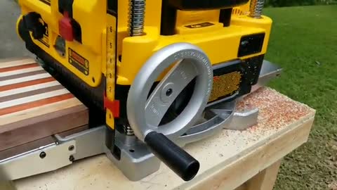 DEWALT Thickness Planer