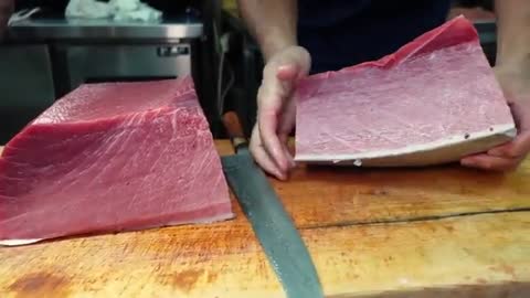 Cutting Giant Bluefin Tuna into Fabulous Sashimi, Teppanyaki Tuna - Taiwanese Cuisine