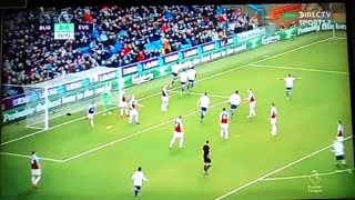 Yerry Mina anotó su primer gol con el Everton de Inglaterra