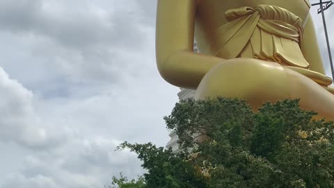 River canal ride leads to an amazing temple and tower in Bangkok