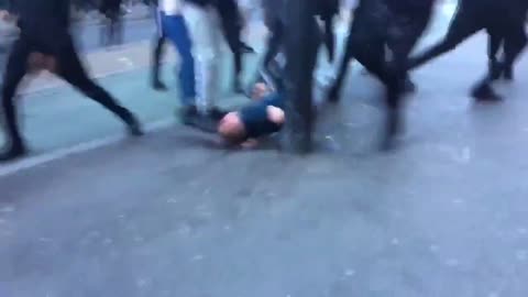 LONDON: Fake Refugees and Asylumseekers beating up white people.