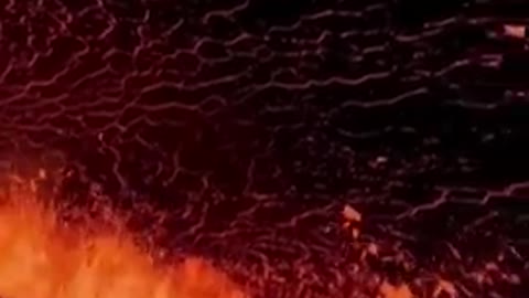 Icelandic volcano erupts amid earthquakes