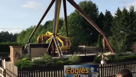 Eagle's Claw ride Lightwater Valley