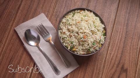 How to make delicious Chinese Egg Fried Rice : )