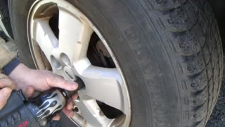 Wheel lugs too tight, Ford escape