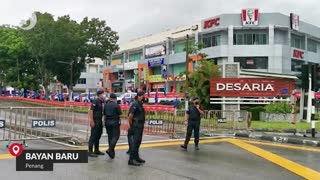 Candidates walkabout at Bayan Baru nomination centre