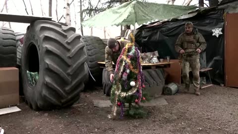 Ukrainian servicemen mark Christmas in Bakhmut