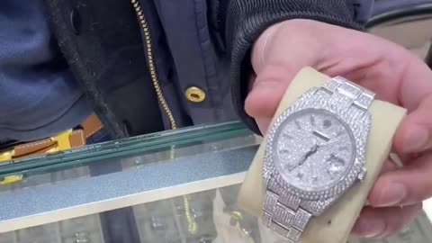 Rolex Diamont . Fakes Or Real ?