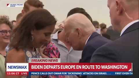 Nothing to see here, just Biden scaring the hell out of a little girl while sniffing & nibbling her