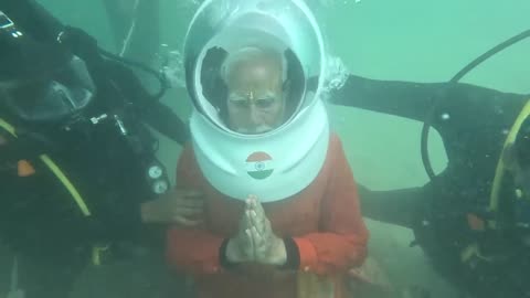 Indian Prime Minister Modi dives to pray at ancient Dwarka under the sea